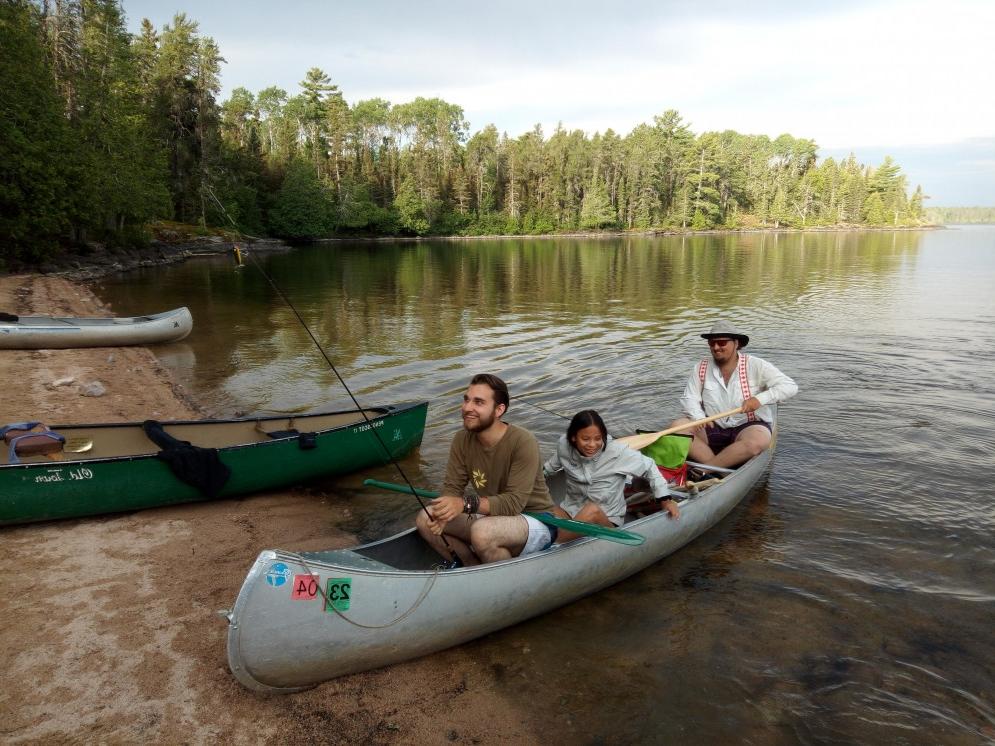 With professors Pablo Toral 和 克里斯·芬克,学生 traversed the Boundary Waters wilderness are...